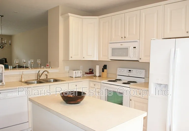 11912 Kelso Dr #4 — Photo 5
