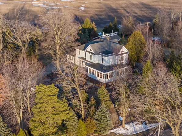 11004 Vanderkarr Rd, Hebron, IL 60034