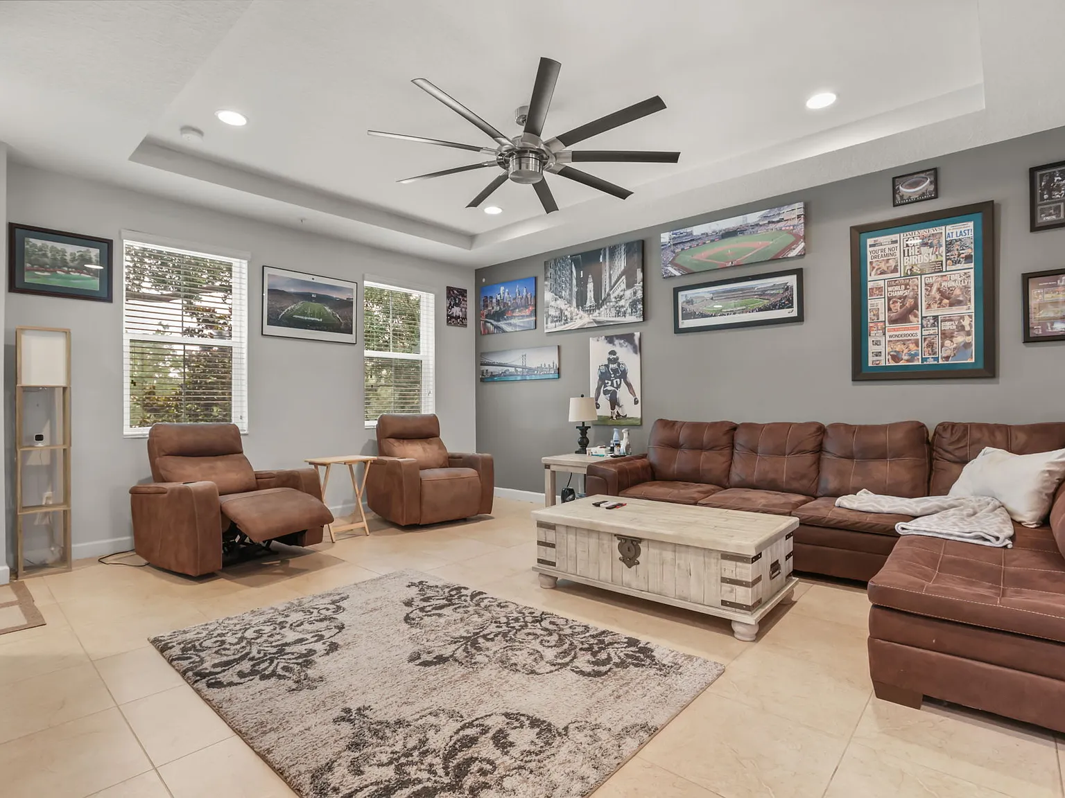 3 bed, 3.5 bath, 1990 sqft, $3,000 — Photo 2