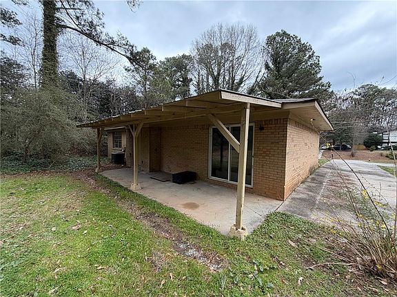 3rd image of 1765 Highpoint Rd