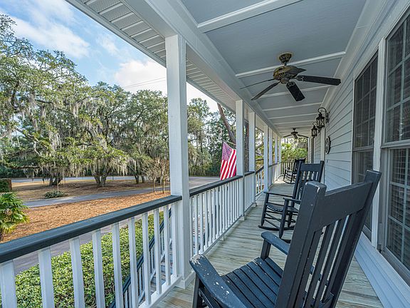 3rd image of 129 Oak Turn Rd