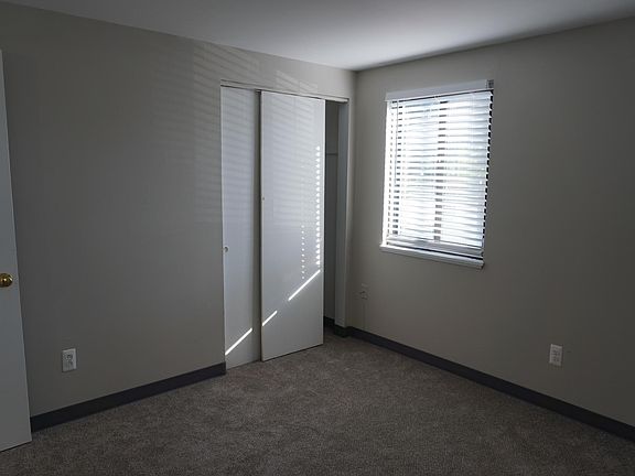 4th image of 6 Yale Pl APT 8