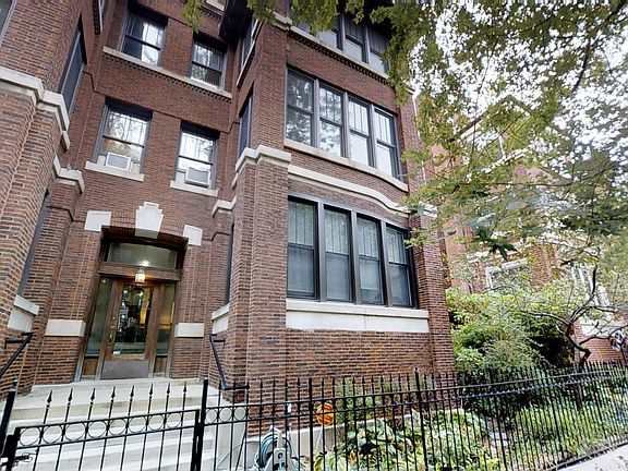 5th image of 920 W Carmen Ave #2