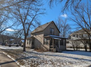 422 8th Ave SE, Aberdeen, SD 57401