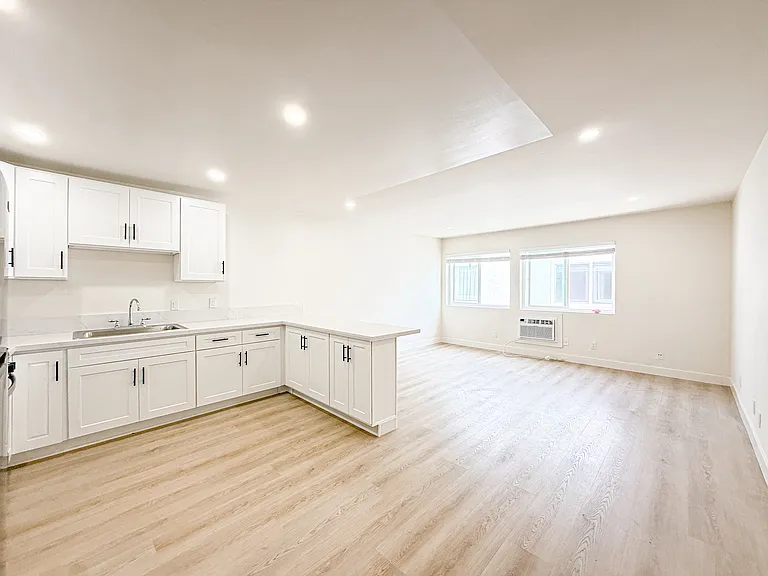 1162 Elm Ave #21 — Photo 3
