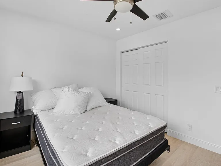 11728 Dove Hollow Ave — Photo 16