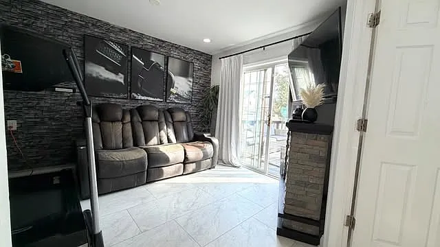 49 Orange Ave — Photo 15