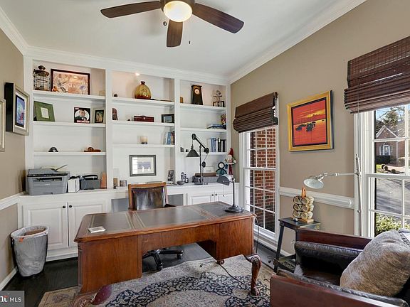 3rd image of 7903 Hollington Pl