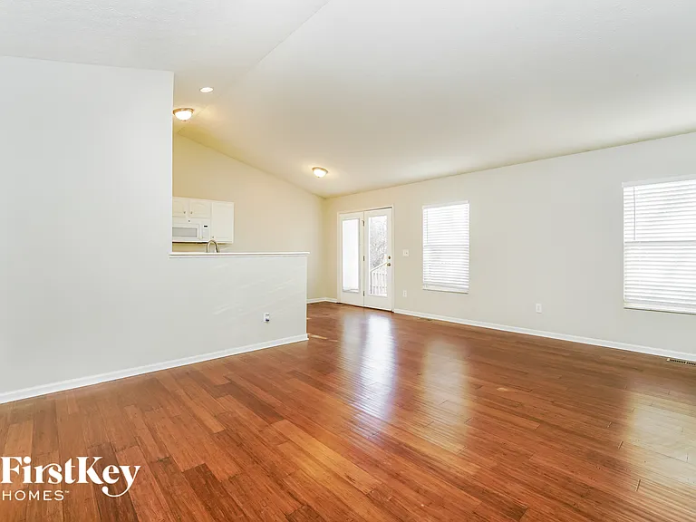 714 Keltoncrest Dr — Photo 3
