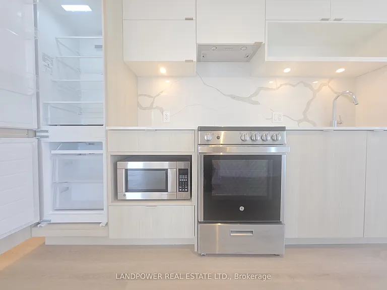 100 Queen St E #1703 — Photo 7