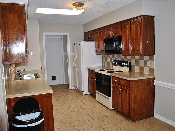 2nd image of 5117 Lakeridge Ct
