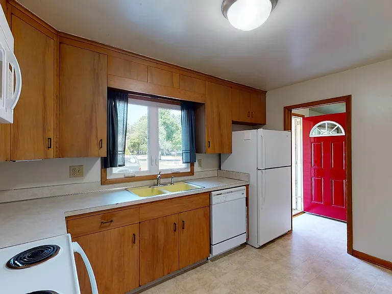 713 Stanton Ave — Photo 4