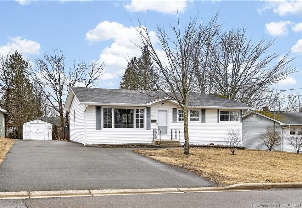 1st image of 217 Canterbury Ave