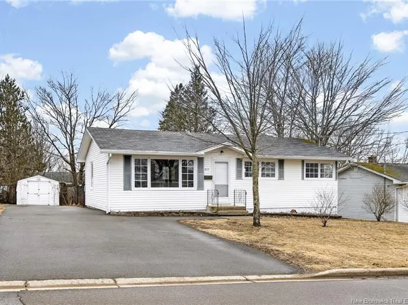 217 Canterbury Ave, Riverview, NB E1B 2R6