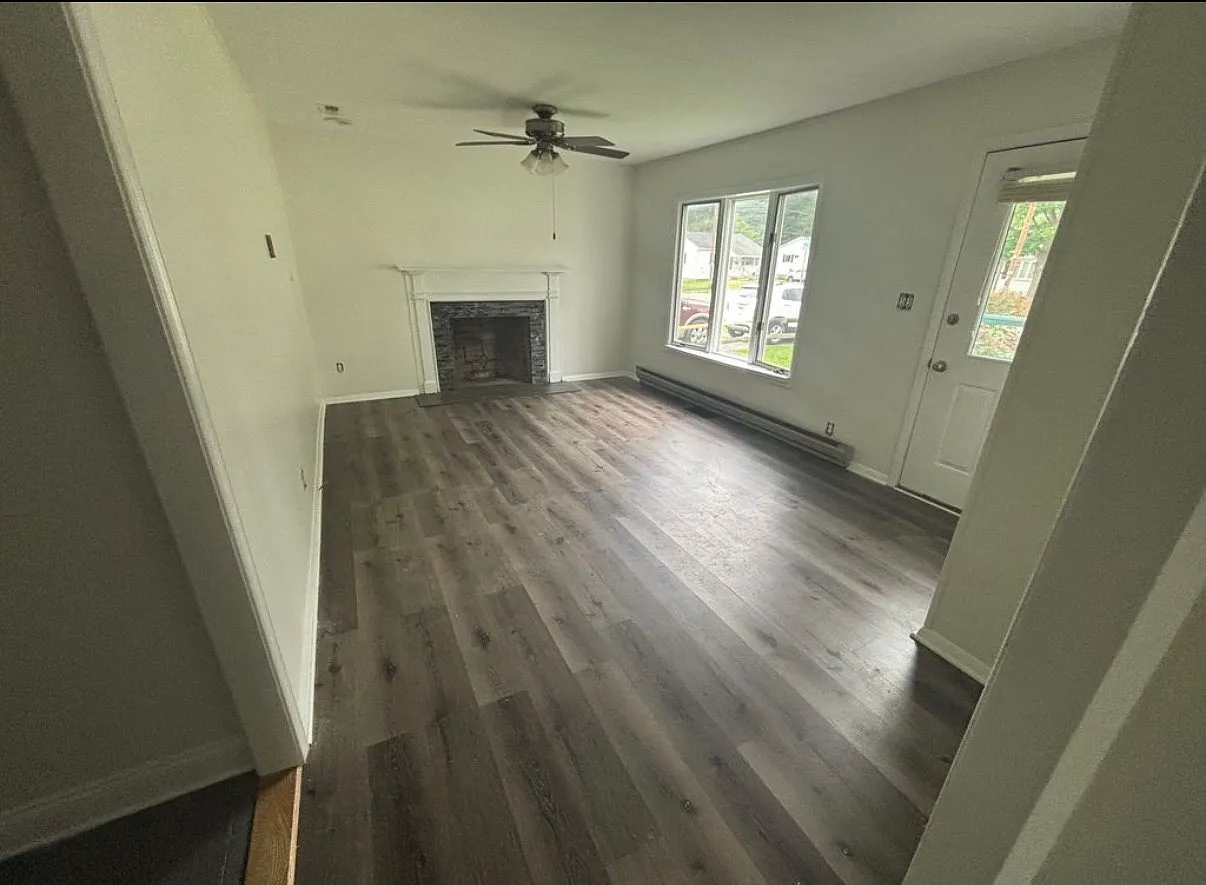 2 bed, 1269 sqft, $2,100 — Photo 3