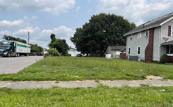 2922 5th Ave photo 1