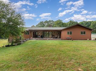 9352 E Howard City Edmore Rd, Vestaburg, MI 48891