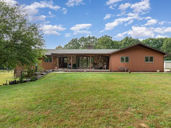 9352 E Howard City Edmore Rd, Vestaburg, MI 48891