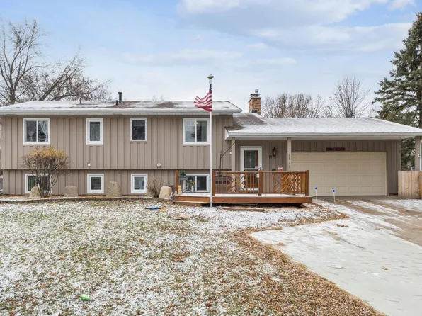 2511 Countryside Ct, Stillwater, MN 55082