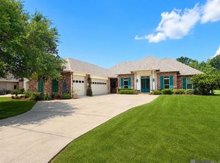 12421 Oak Alley Dr, Geismar, LA 70734