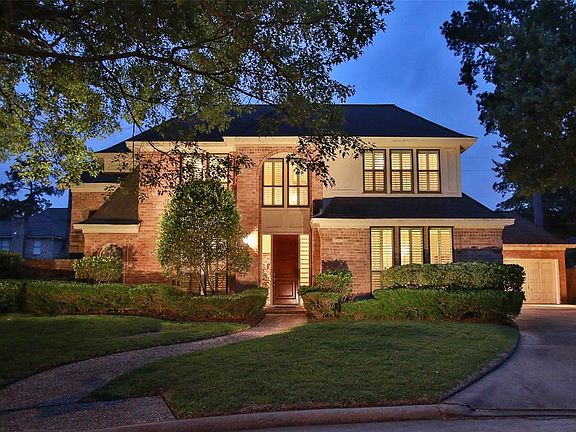 LOTS OF WINDOWS IN THIS LIGHT AND BRIGHT HOME