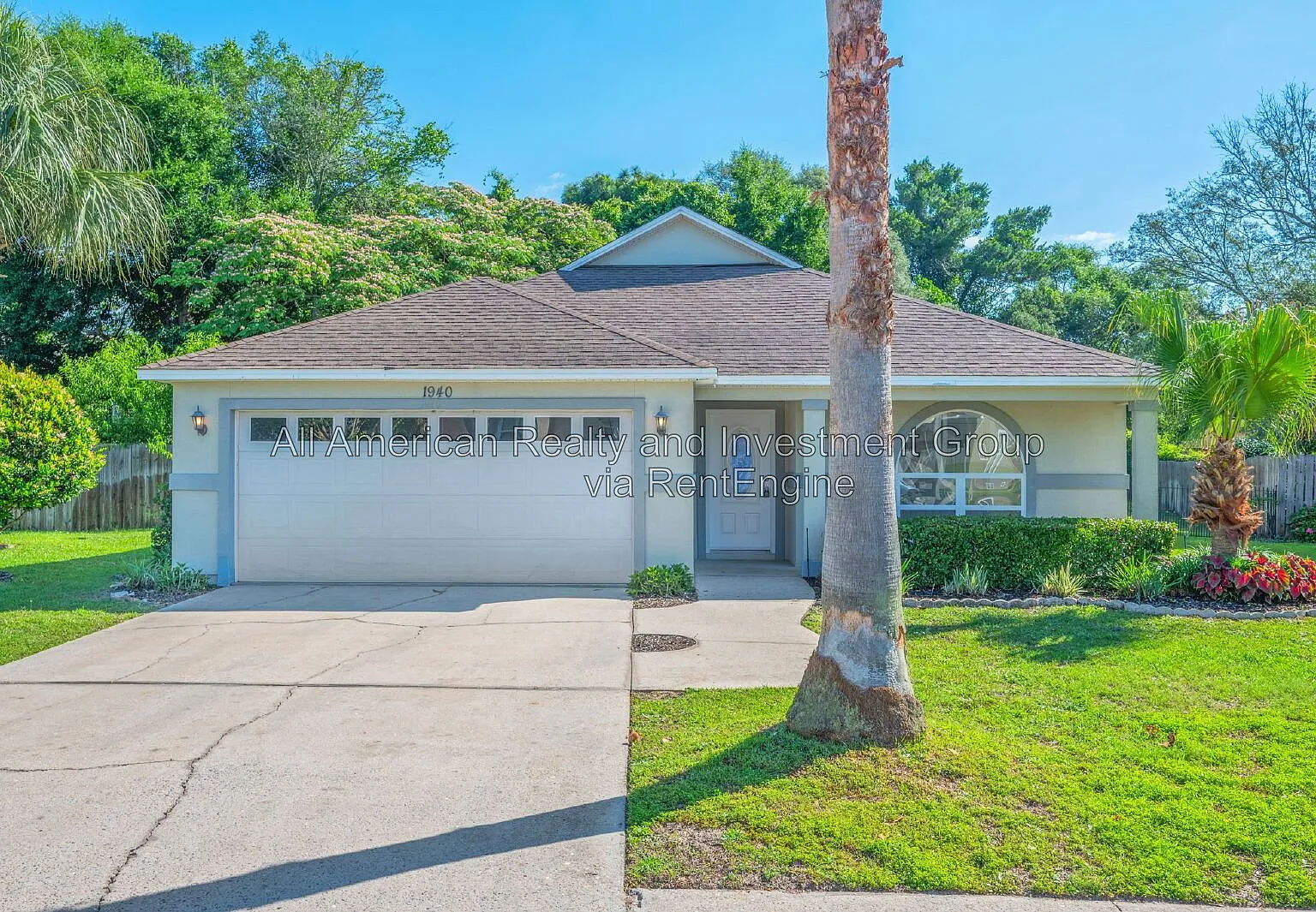 3 bed, 2.0 bath, 2069 sqft, $2,495 — Photo 1