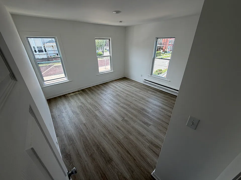 296 Broad St #2