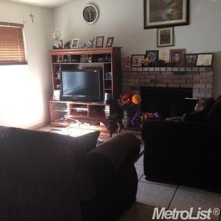 3rd image of 409 Ballico Dr