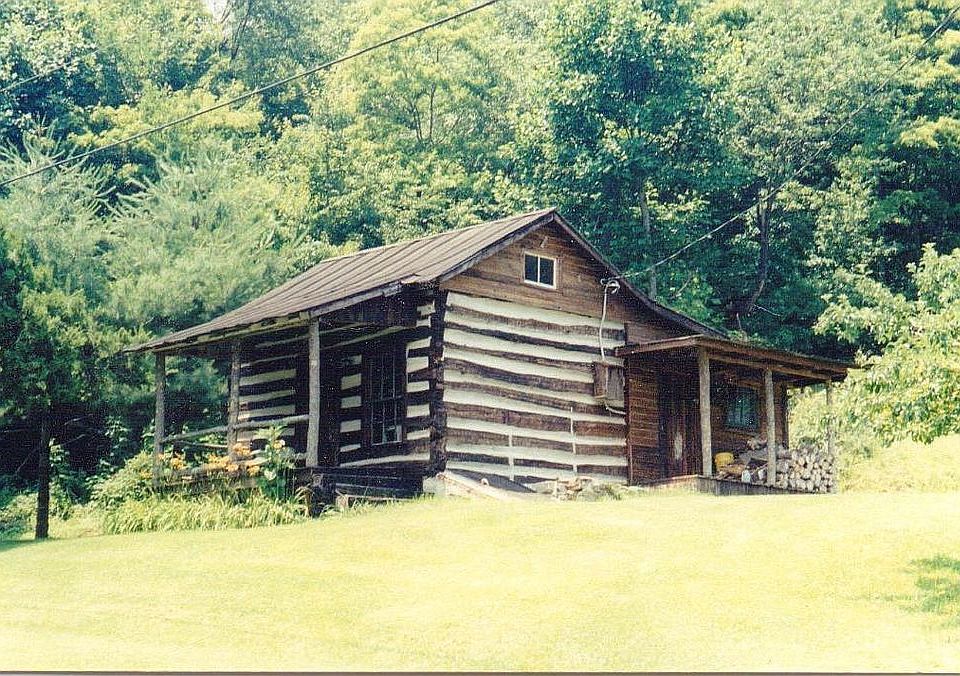 2nd image of 3571 Valley Rd