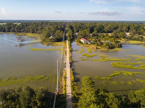 895 Ribaut Rd #2, Beaufort, SC 29902
