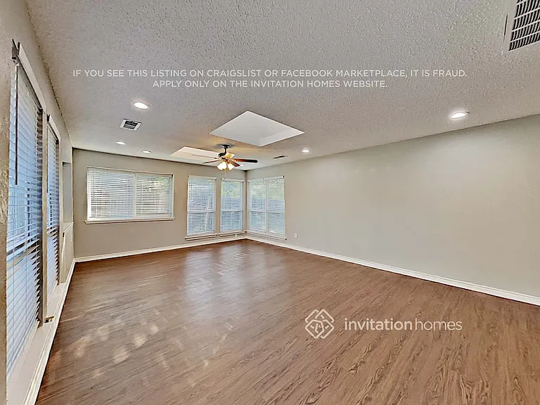 2206 Cedarcrest Dr — Photo 5