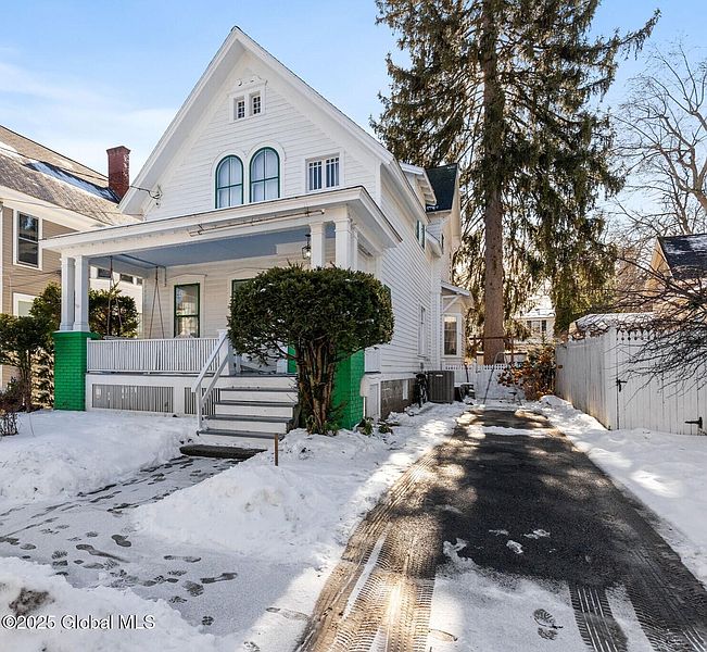 2nd image of 76 Pinewoods Avenue