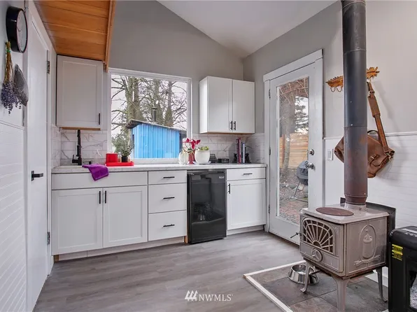 2809 Alderwood Ave #B, Bellingham, WA 98225