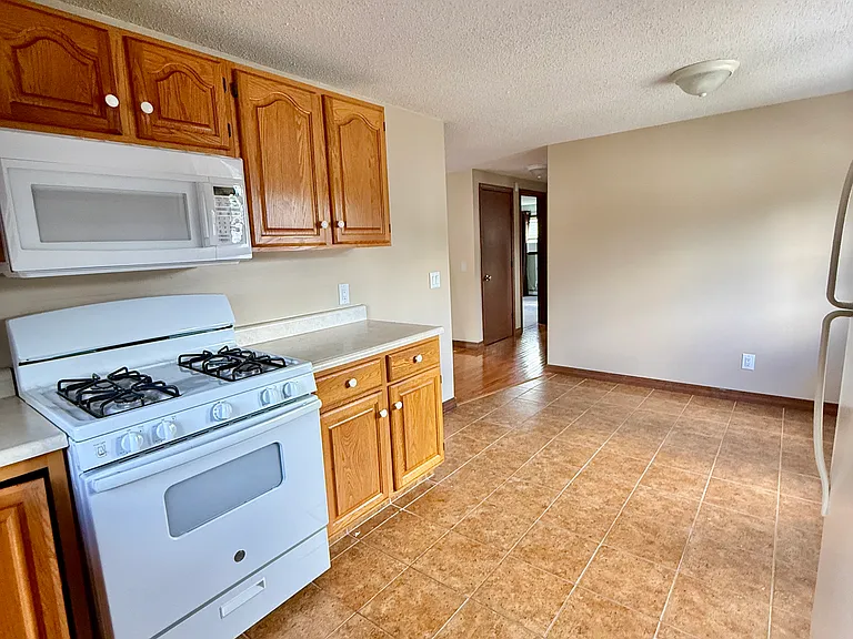 24 Morris Ave #2 — Photo 7