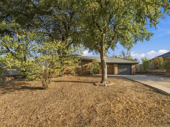 710 Parkridge Dr, Decatur, TX 76234
