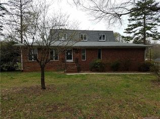 419 W Charlotte Ave, Mount Holly, NC 28120