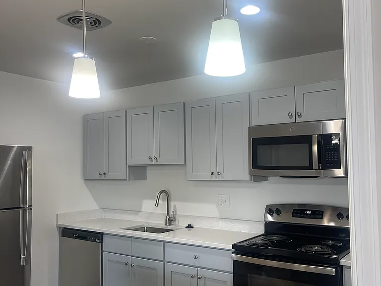 Skyview Apartments — Photo 18