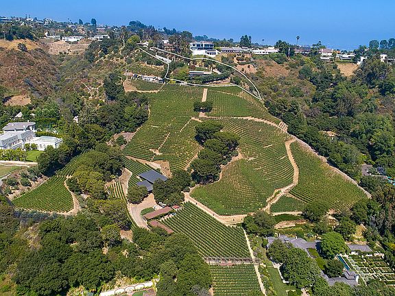 4th image of 937 Linda Flora Dr