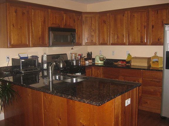 4th image of 2924 S Nibley Park Pl