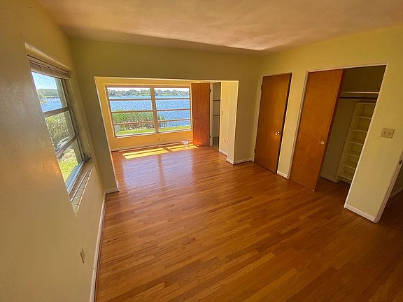 Large master bedroom w view