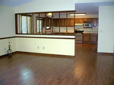 5th image of 2323 Stoneybrook Ln