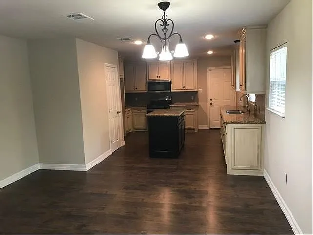 5939 Marwood Dr — Photo 6