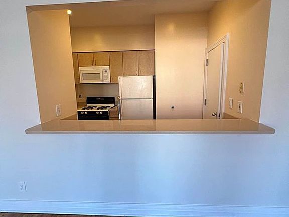3rd image of 230 Flatbush Ave #F