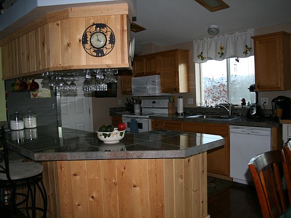 5th image of 552 Canyon Dr