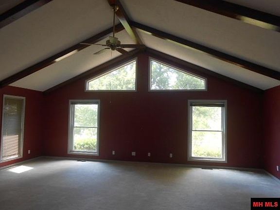 5th image of 327 W Fairway Dr