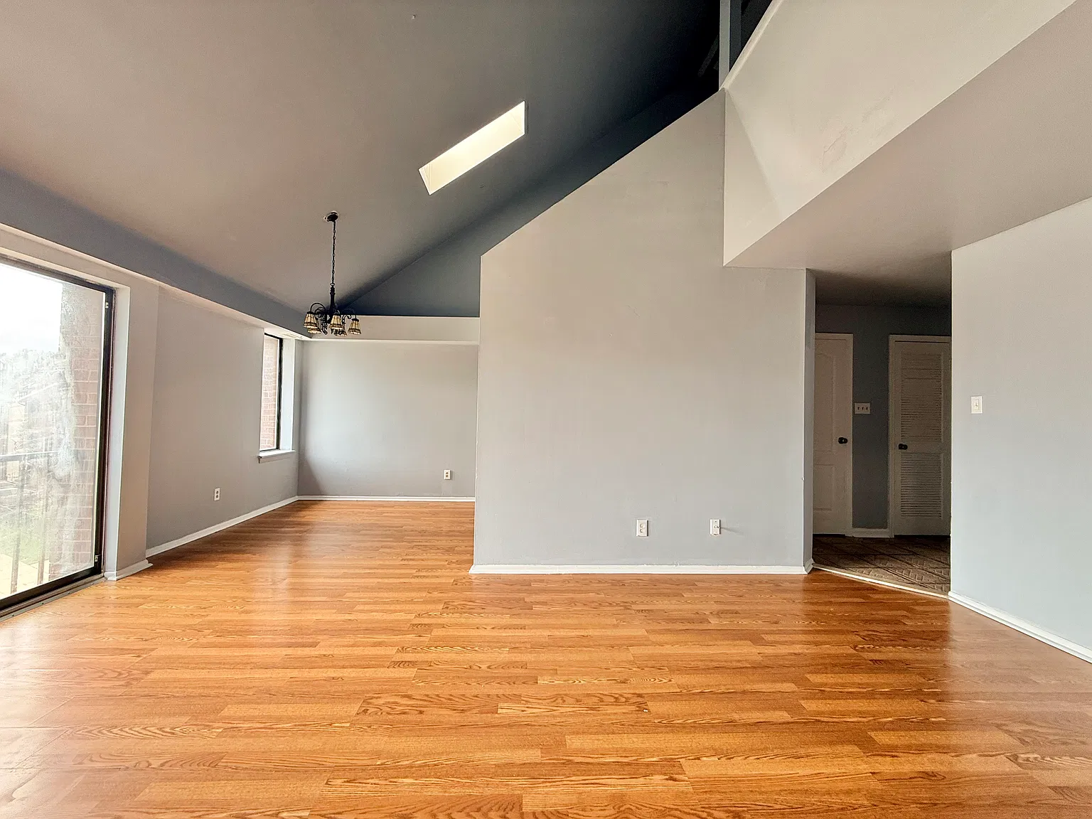 2 bed, 1056 sqft, $1,775 — Photo 4