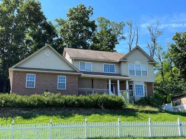 8215 Sheed Rd, Cincinnati, OH 45247
