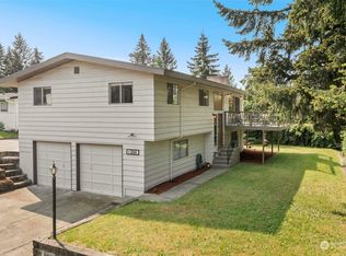 2009 NE 28th St, Renton, WA 98056