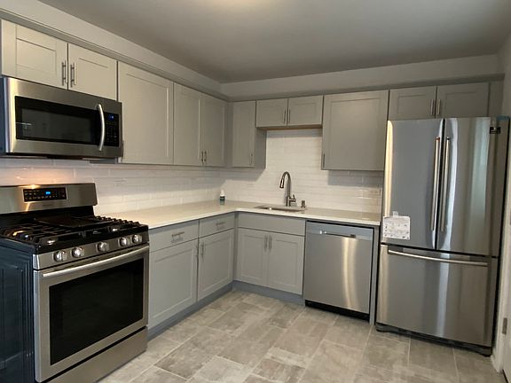 3rd image of 22150 Navaho Ave