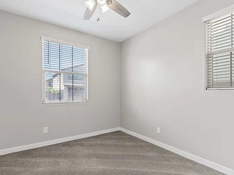 1154 E Thompson Way — Photo 15